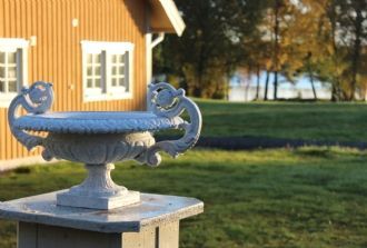 Vackert hus 70 meter från Sjön Lillnömmen