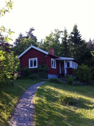 Stuga på Adelsö vid Mälaren, nära BIRKA