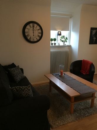 2 rum och kök, 10 min gångväg till hav och torget