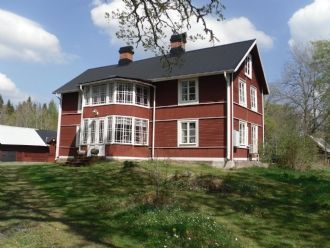Sjönära 1800-tals gård i fantastisk natur