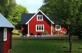 Nyrenoverat hus med pool i Köpingsvik