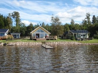 Nybyggt hus på strandtomt