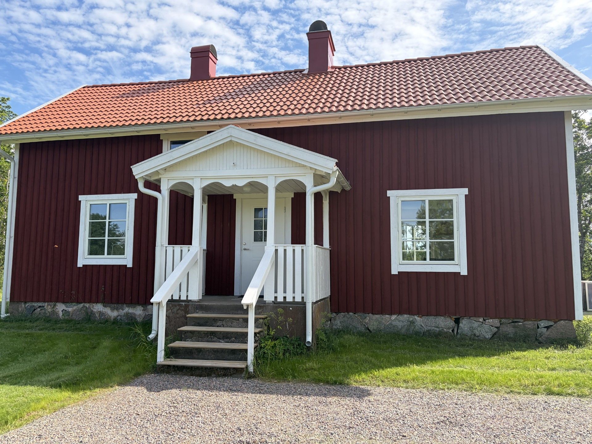 Charmig stuga i närheten av Hjärtasjön – bild 2 av 24