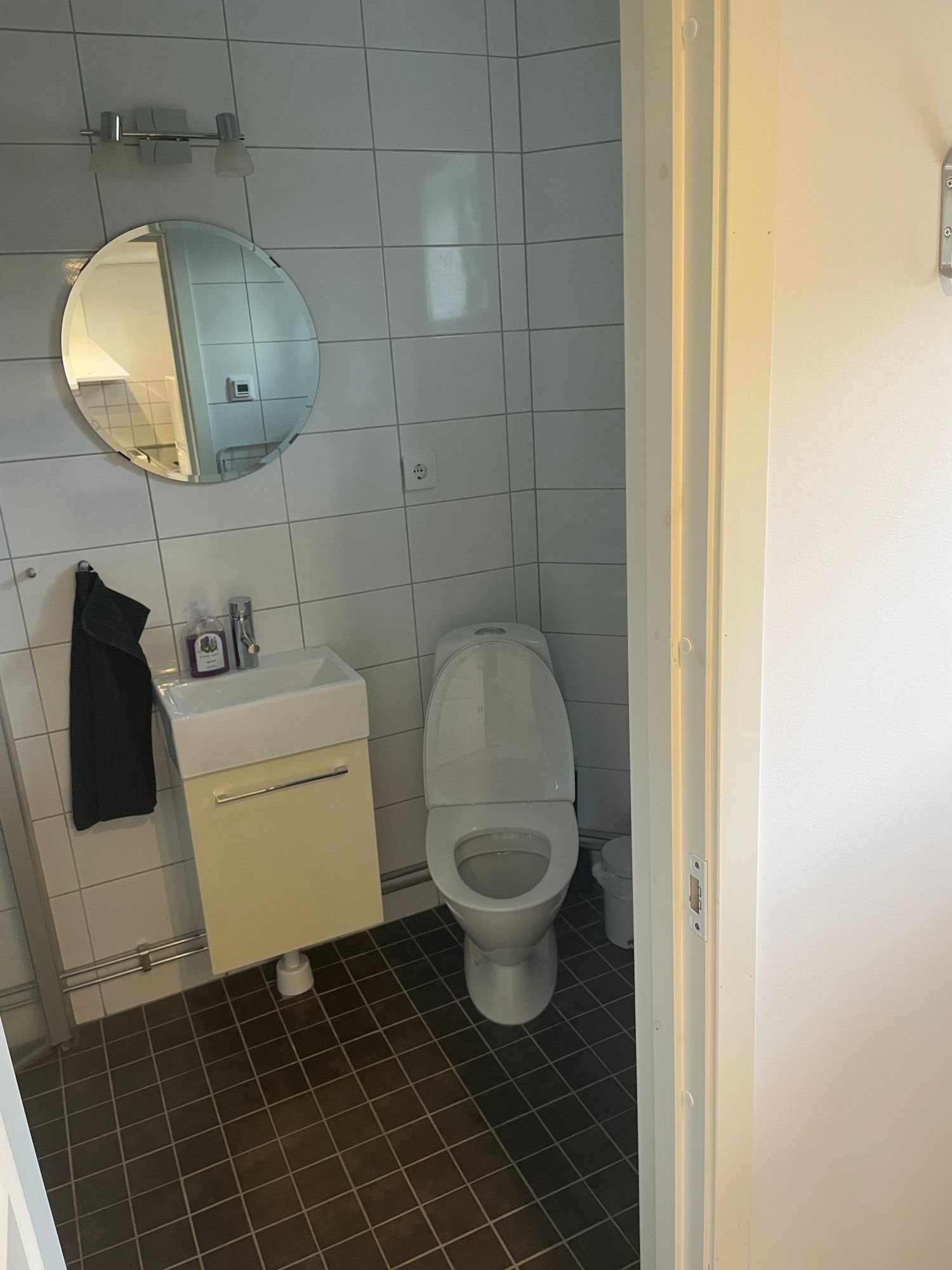 Mysig stuga lantligt läge nära stad,sjö och hav – bild 9 av 9