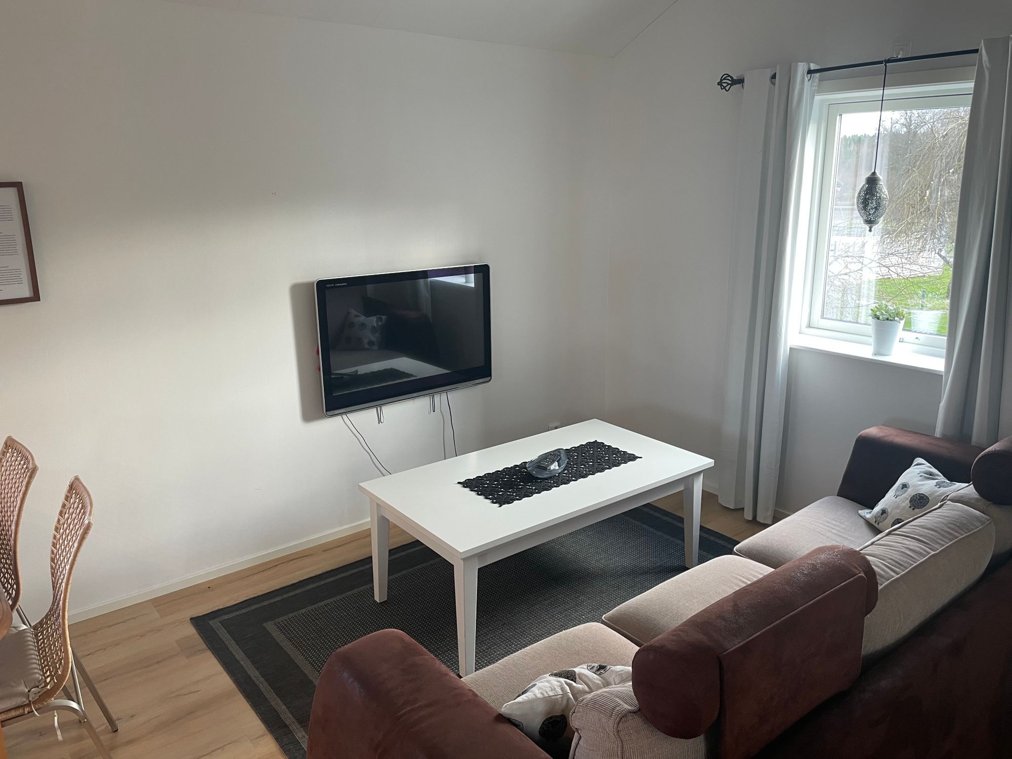 Mysig stuga lantligt läge nära stad,sjö och hav – bild 3 av 9