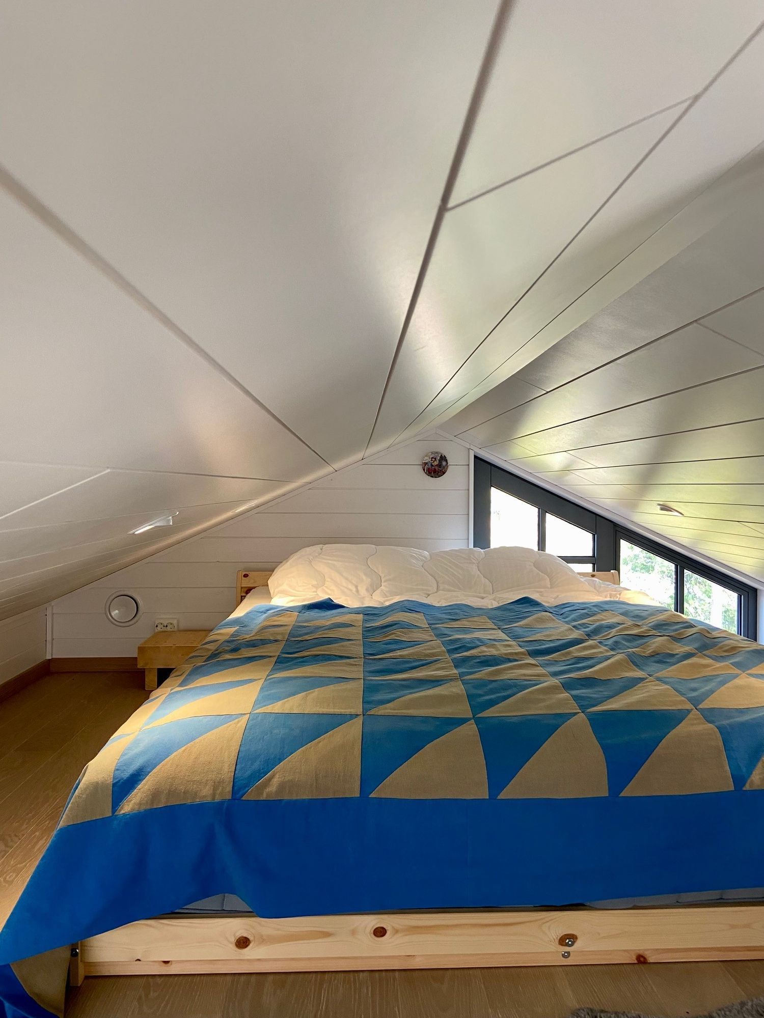 Nybyggt attefallshus med alla moderniteter – bild 5 av 11