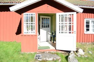 Charmigt torp vid sjön Åsunden