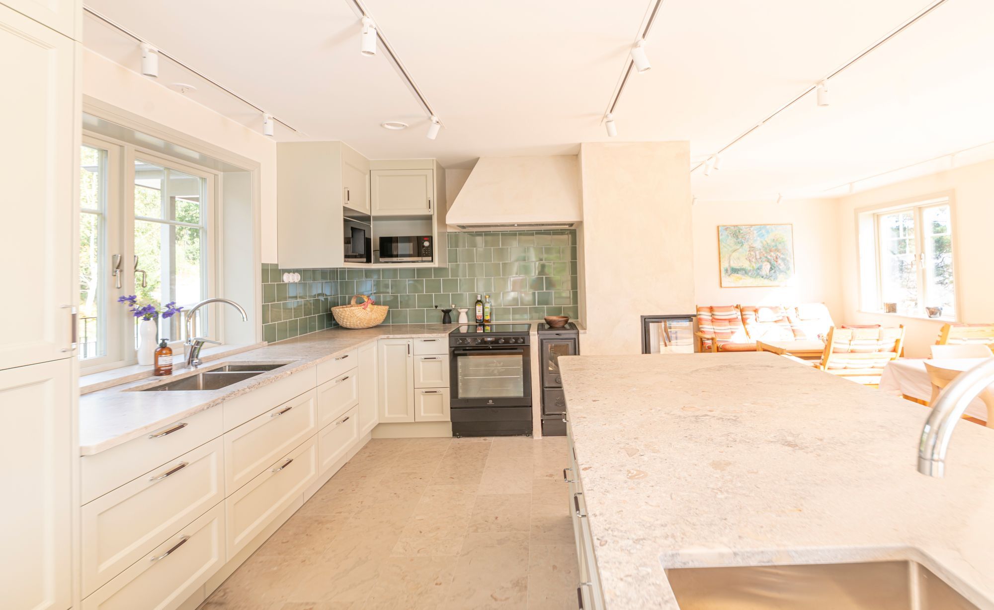 Nybyggt skärgårdshus, privat brygga och sandstrand – bild 22 av 24