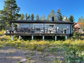 Fjällstuga m öppenspis & vedeldad bastu