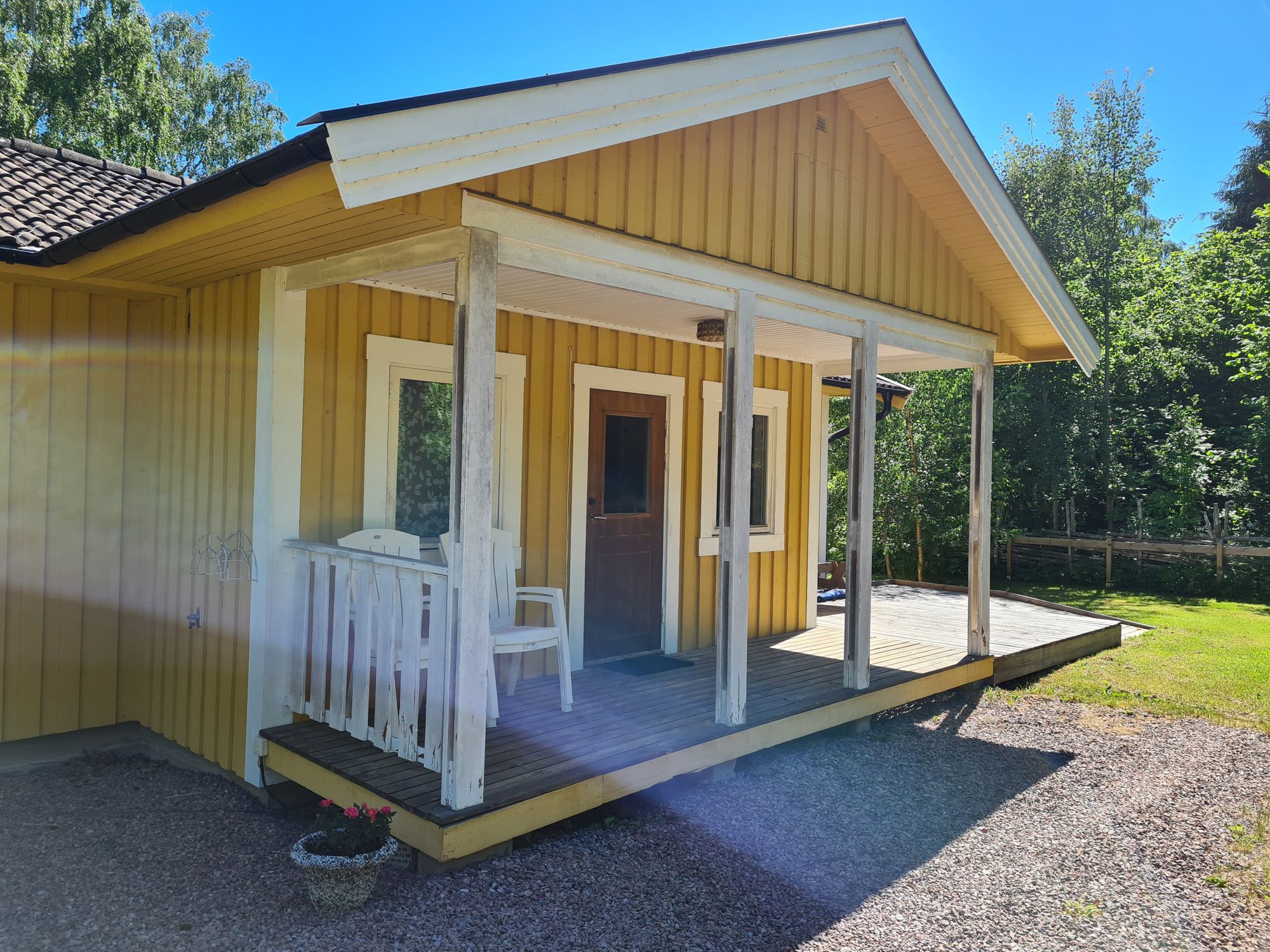 Utsikt över Sommen. Inhägnad tomt för hund & barn. – bild 22 av 24