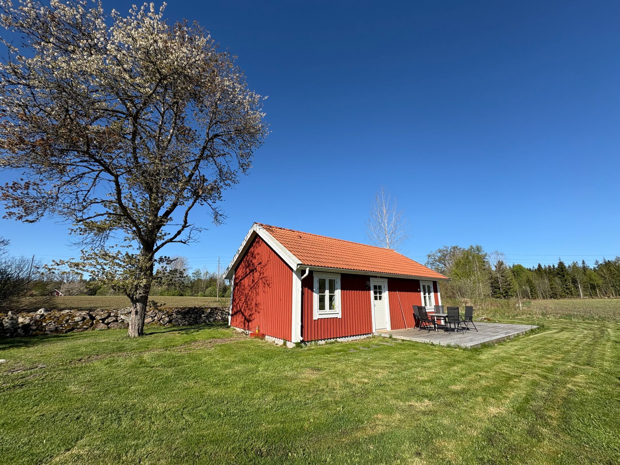 Nybyggd stuga i Småland – bild 2 av 18