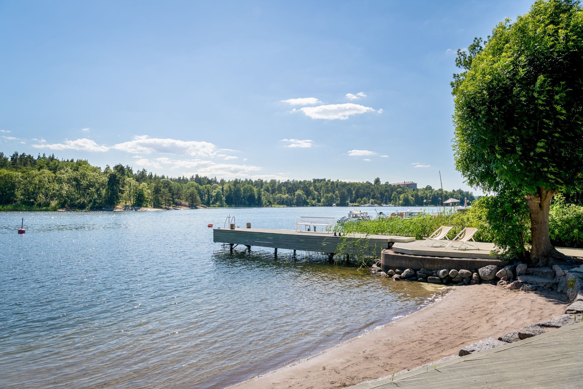 HAMPTONS STYLE WATERFRONT PROPERTY NEAR STOCKHOLM – bild 10 av 24