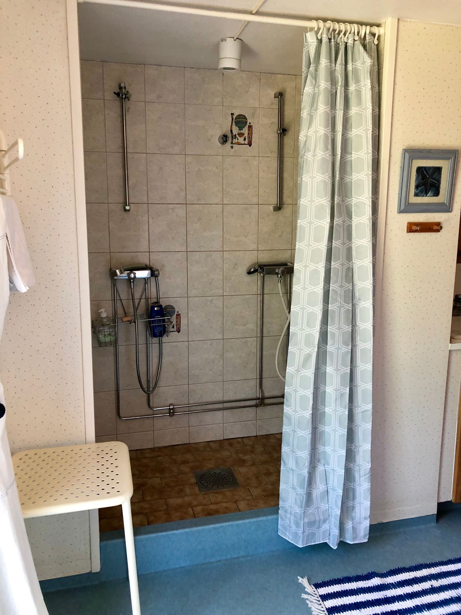 Havsnära med glasveranda, stor tomt och bastu. – bild 22 av 24
