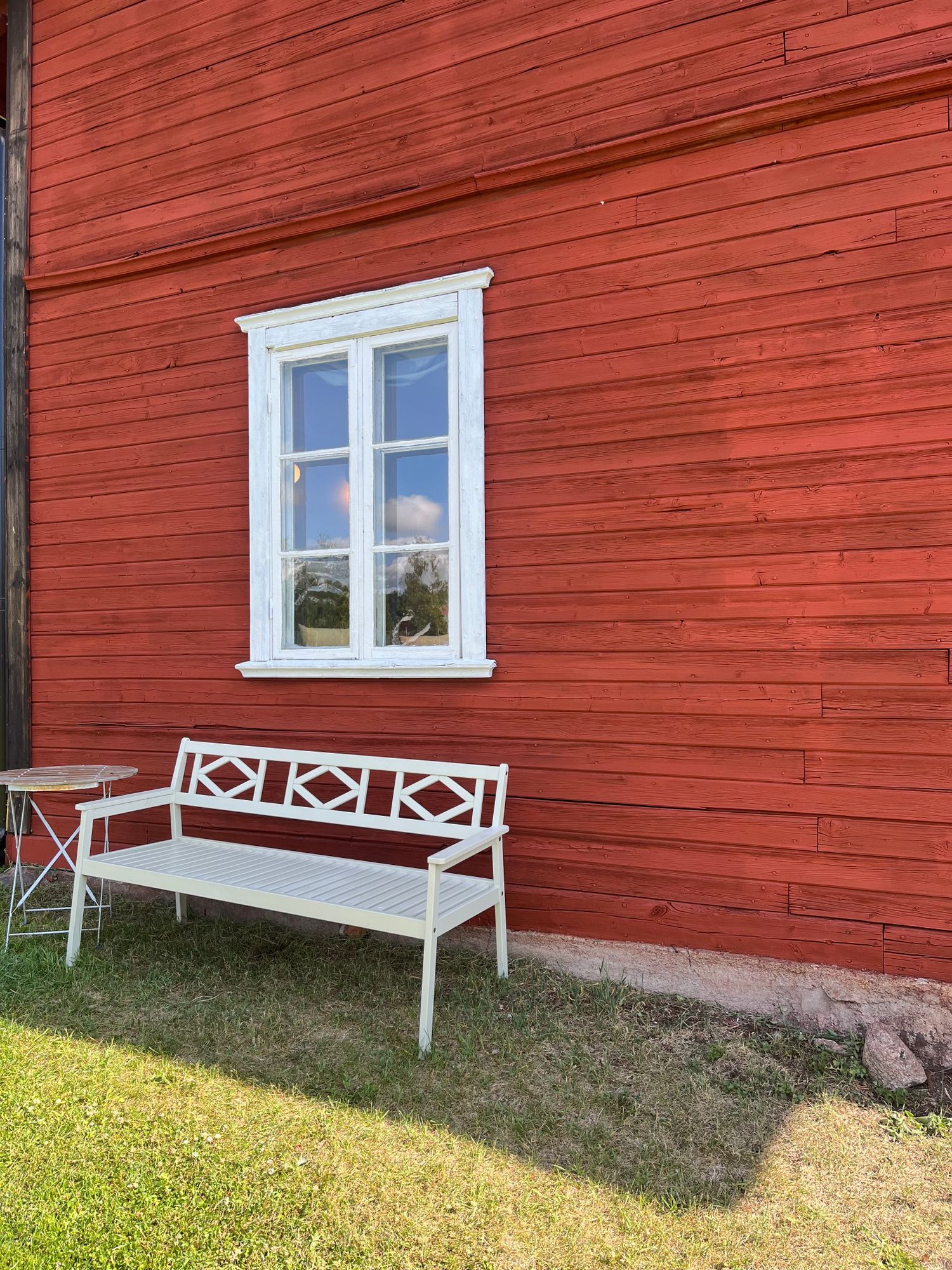 1920-talshus med gammal charm med strandläge – bild 18 av 19