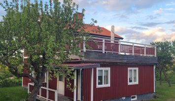 Hus på landet med egen badstrand