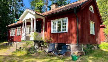 Sommarstuga med Sjötomt i Källvik