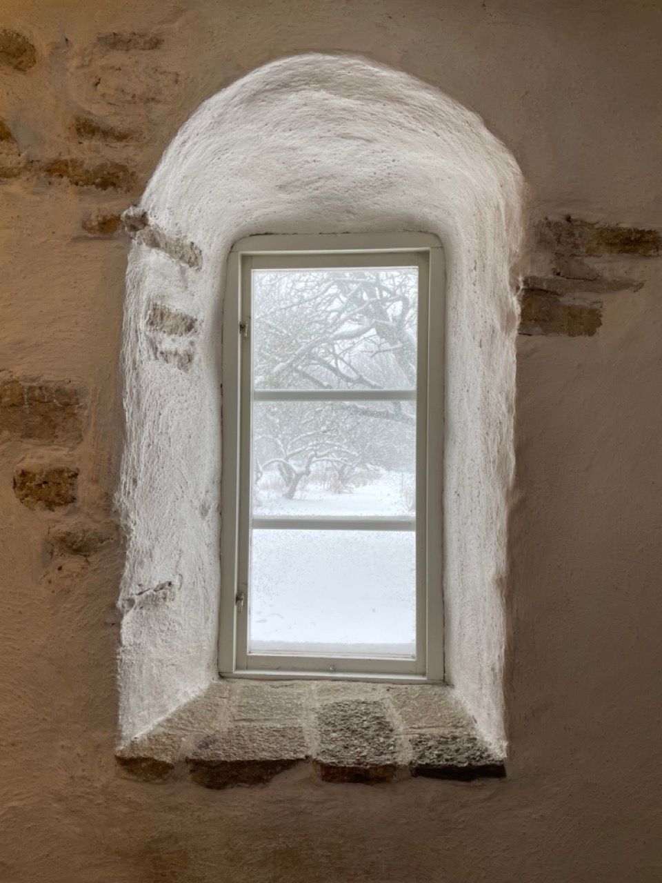 Kalkstenshus nära Visby och havet – bild 11 av 12