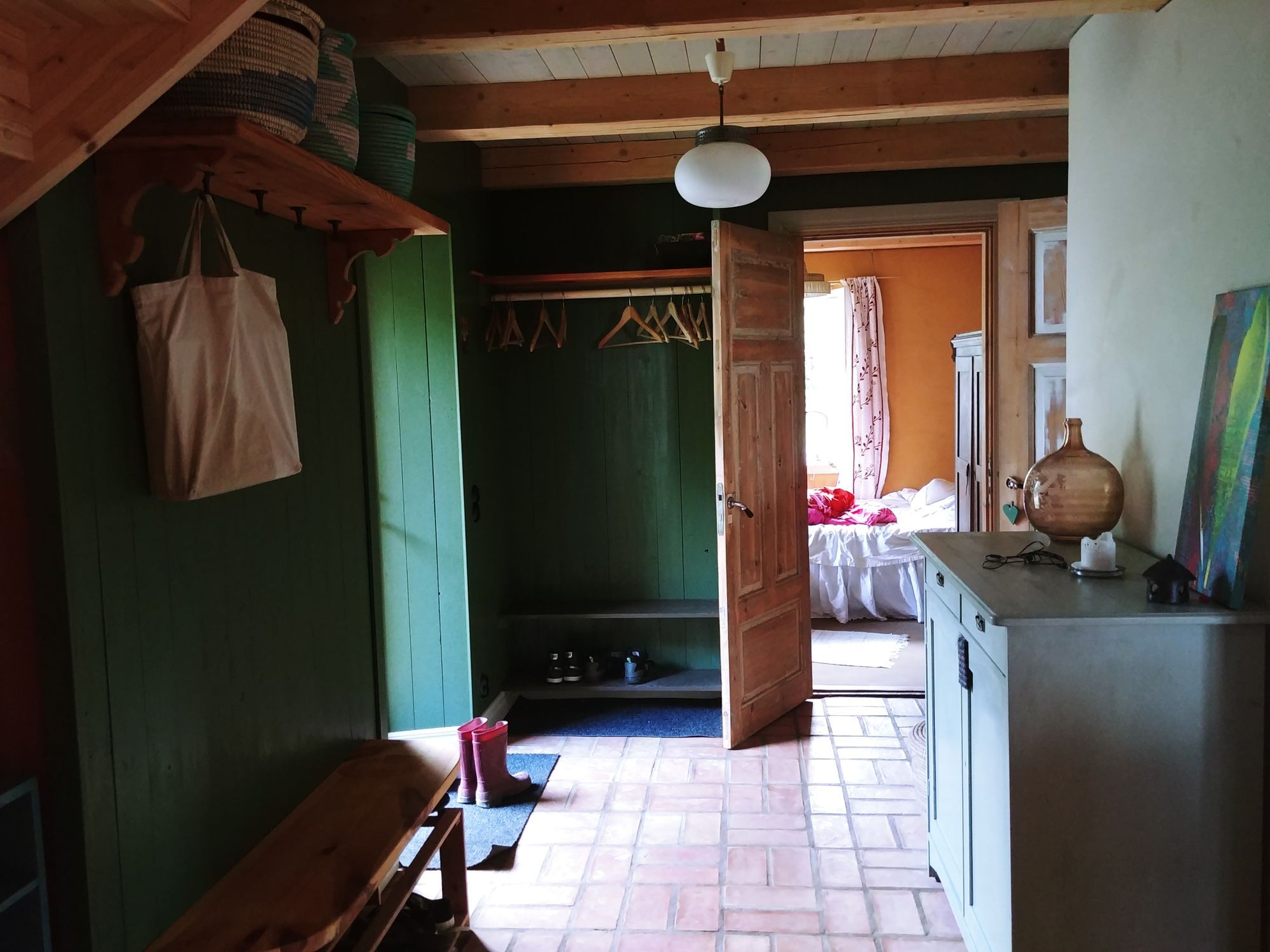 Stort hus med havsutsikt på Österlen – bild 20 av 24