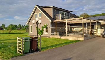 Stor villa i Gamla köpstad/Träslövsläge