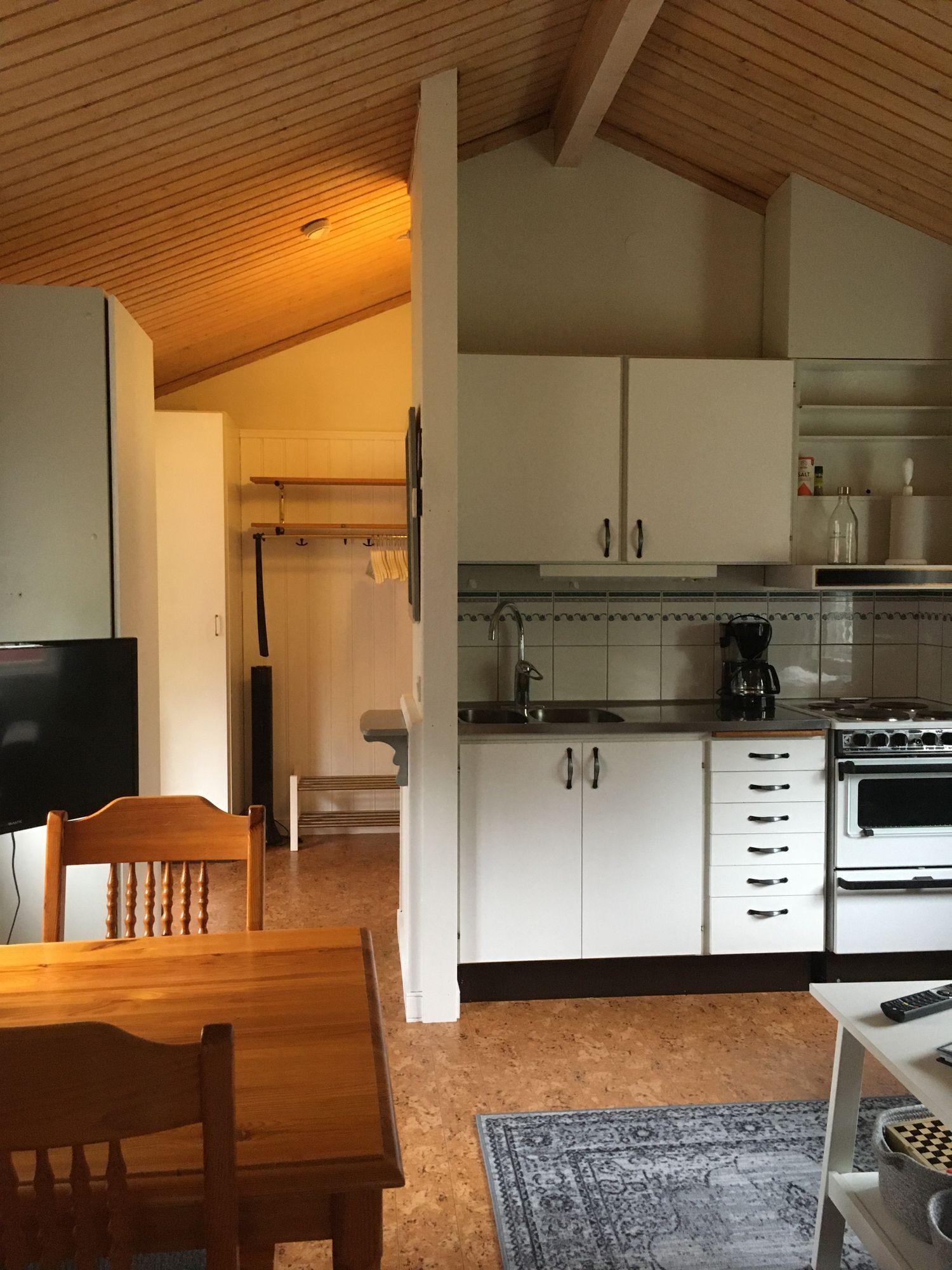Mysig stuga på Sollerön🏡 250 m till Morgondoppet! – bild 21 av 24