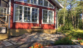 Stuga på skogstomt vid havet - Väddö