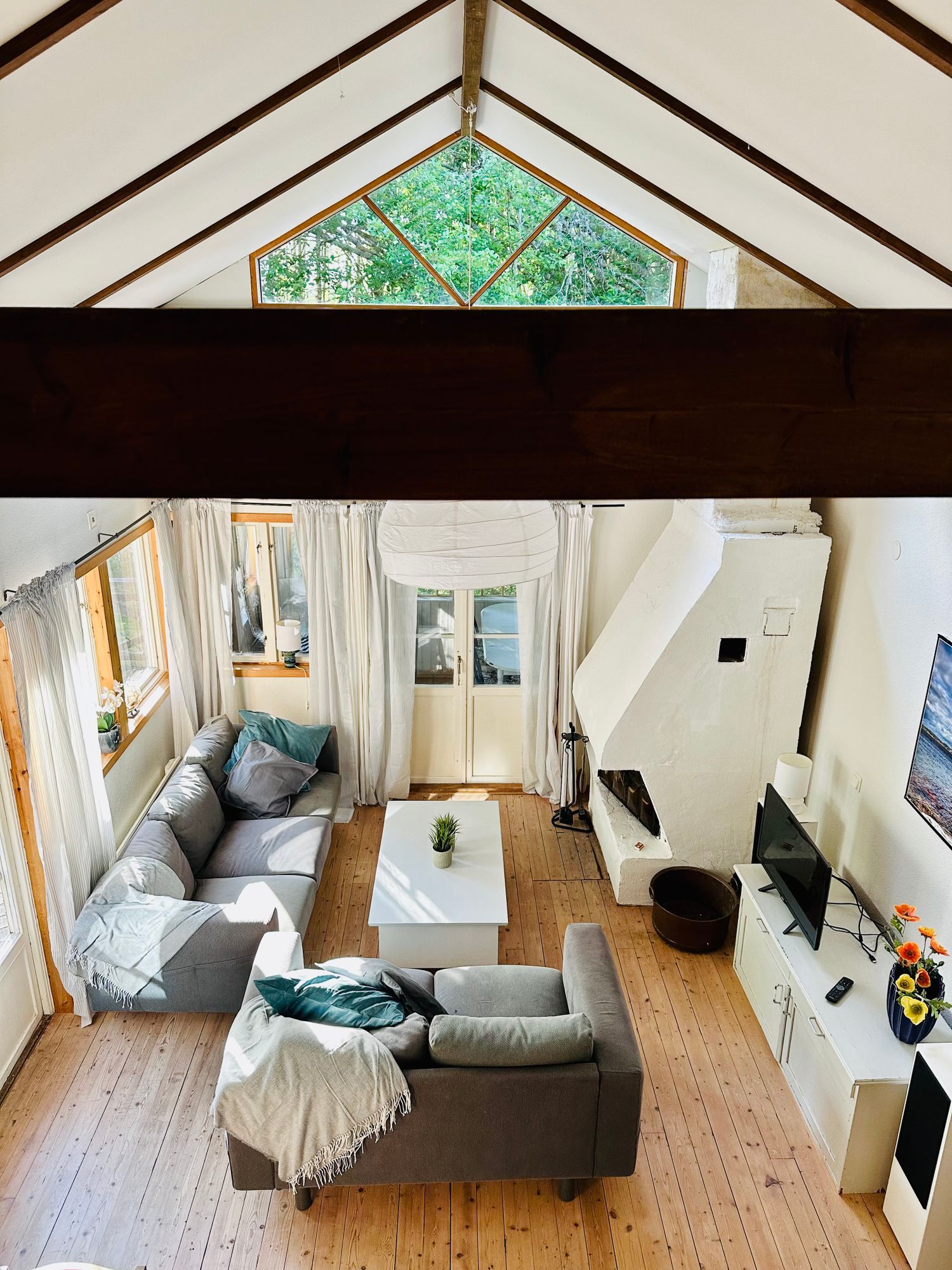 CHARMIGT SKÄRGÅRDSHUS MED GLASVERANDA & BASTU! – bild 6 av 20