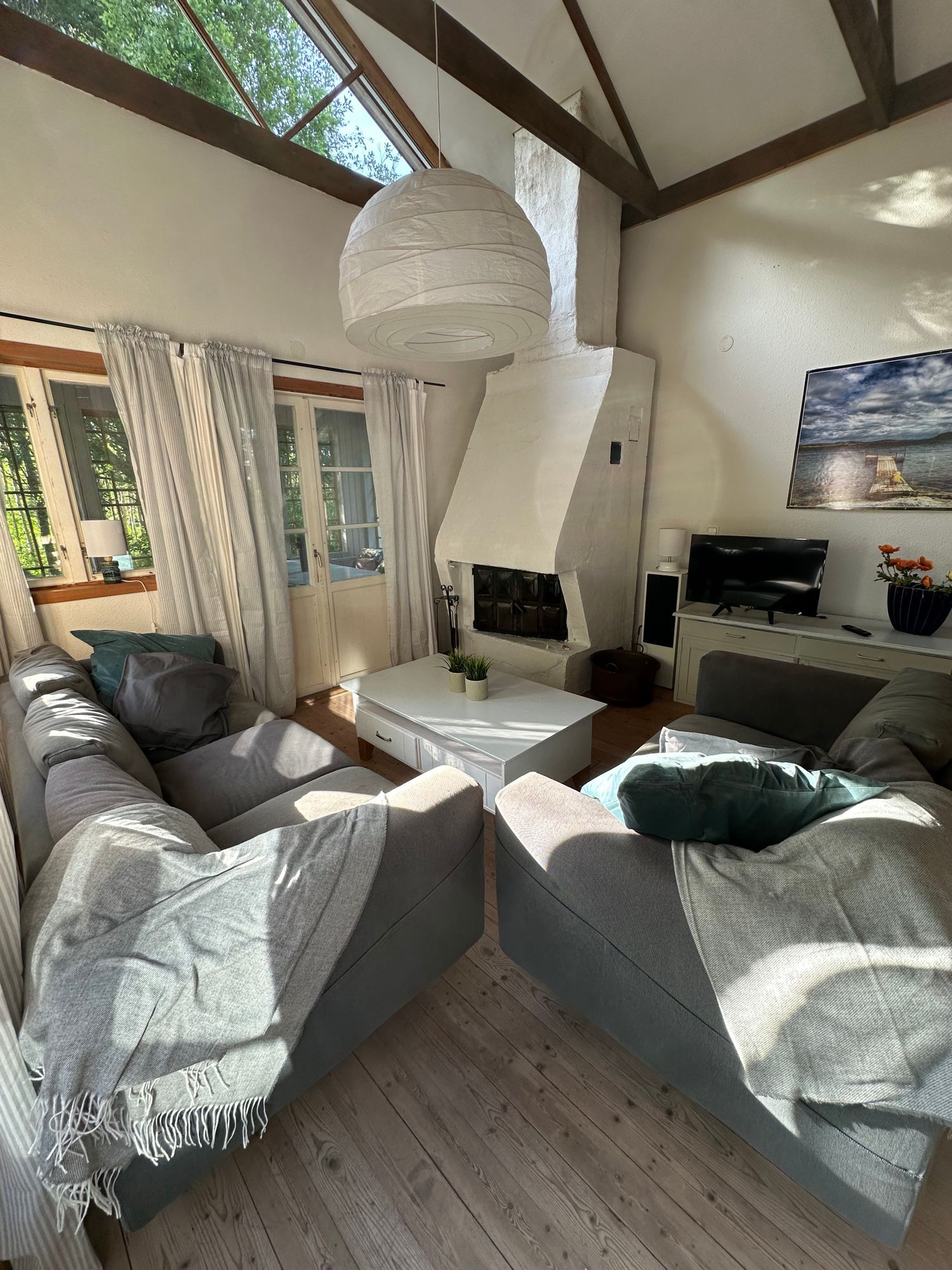CHARMIGT SKÄRGÅRDSHUS MED GLASVERANDA & BASTU! – bild 7 av 20