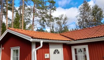 Liten mysig stuga i Tivedens trolska skogar