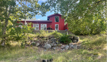 Nyrenoverat torp från 1911 på skärgårdsön Yxlan
