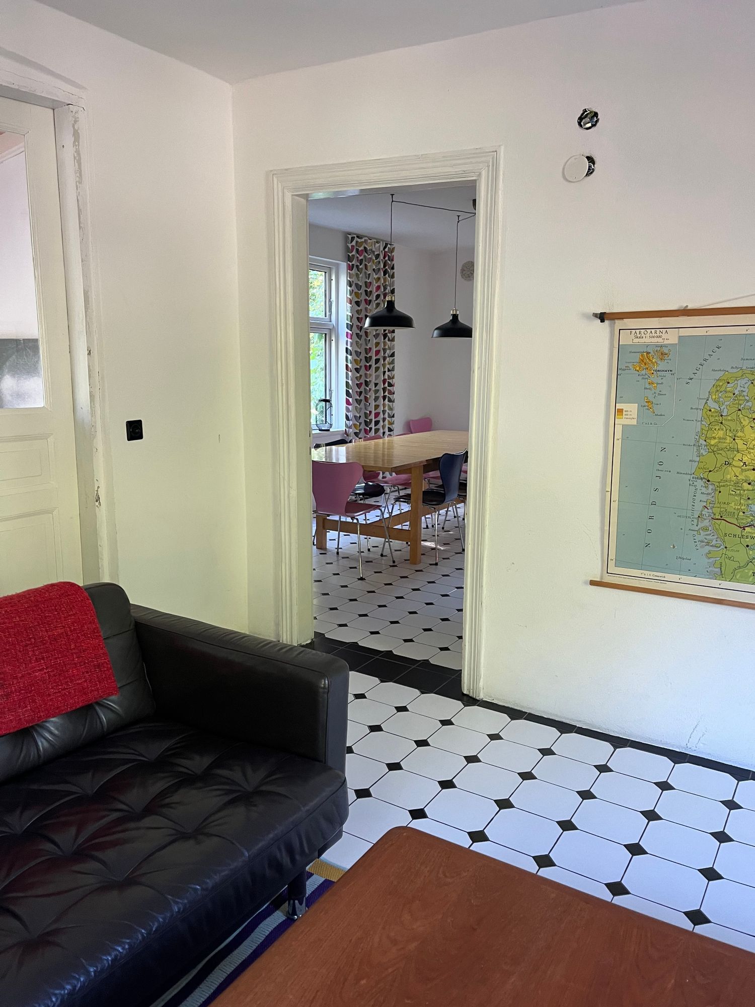 Hus i Mölle vid foten av Kullaberg. – bild 9 av 24