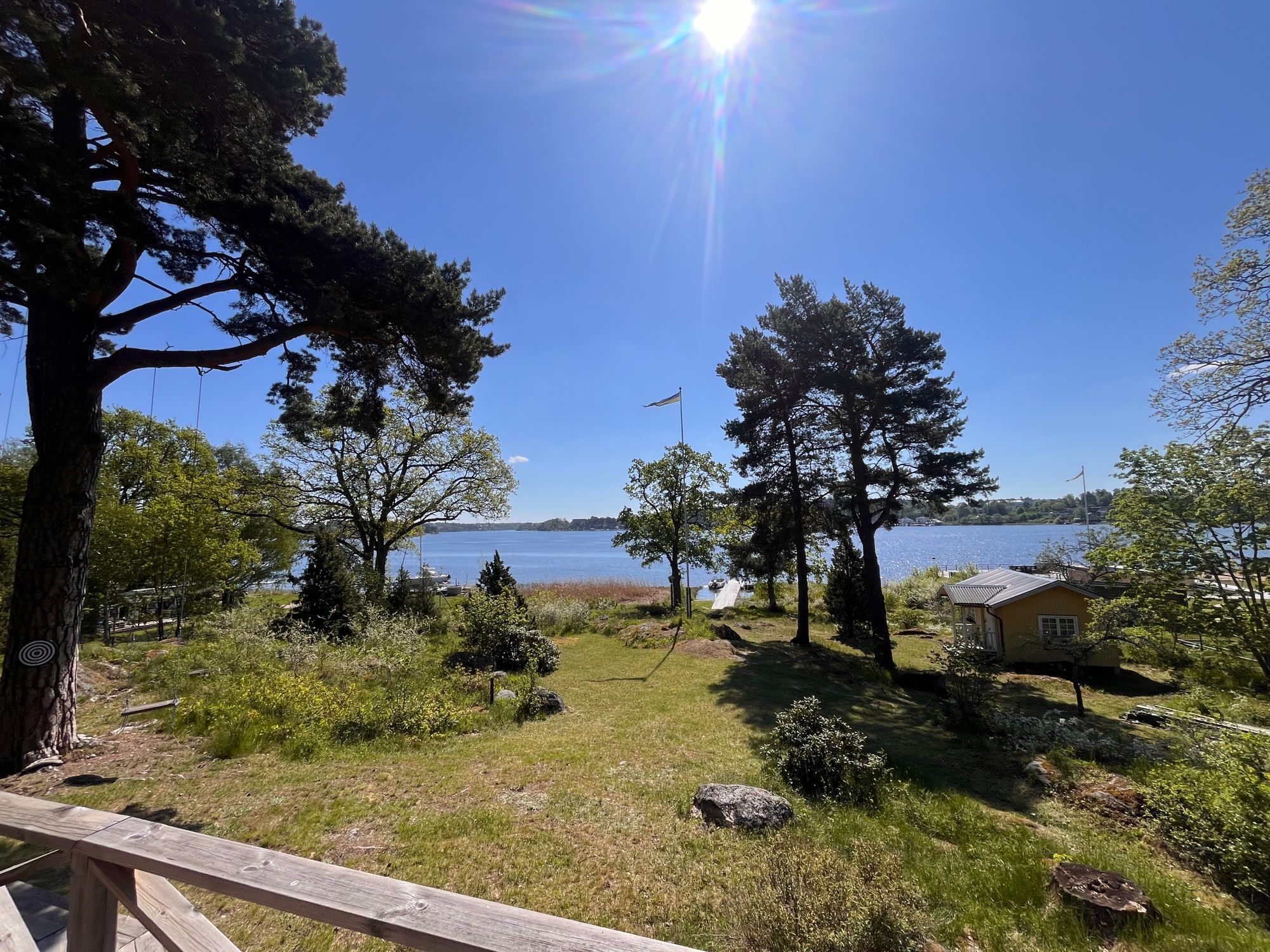 Charmig Skärgårdsstuga i Vaxholm – Egen Brygga