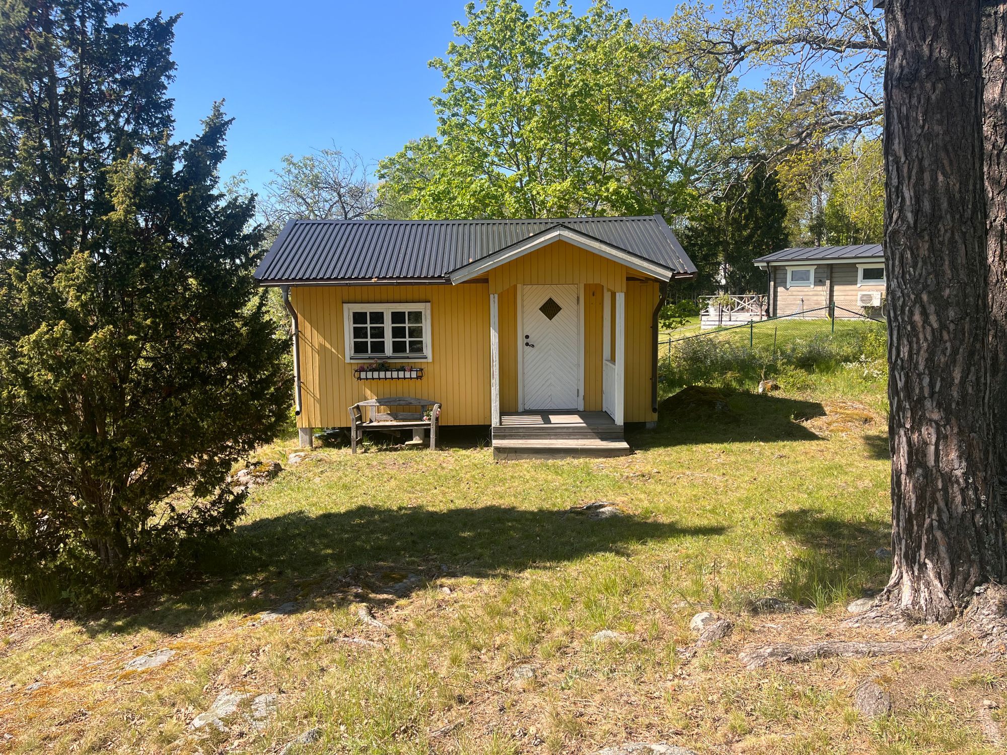 Charmig Skärgårdsstuga i Vaxholm – Egen Brygga – bild 12 av 14