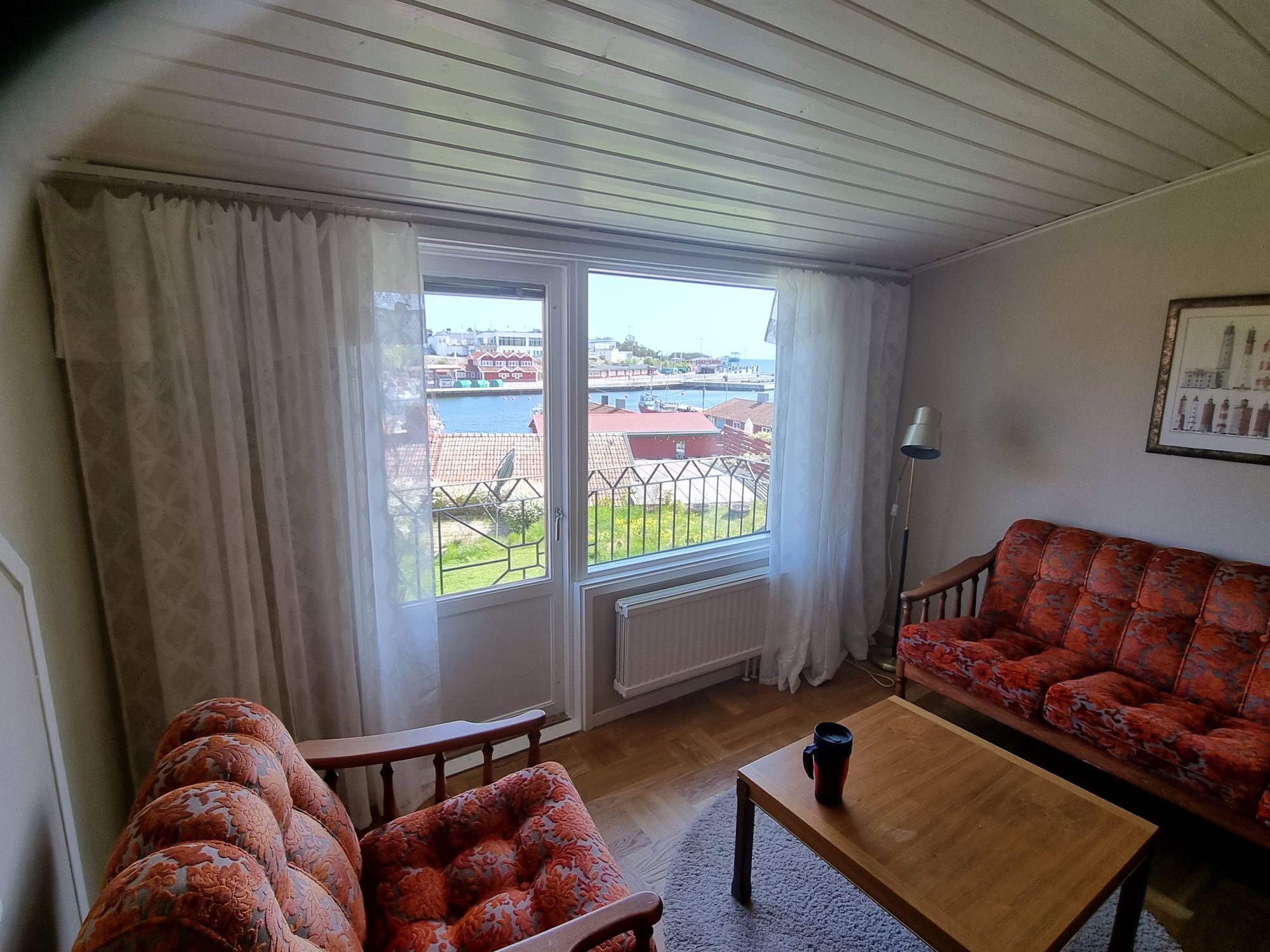 Fiskarvilla med havsutsikt centralt i Grisslehamn – bild 6 av 14