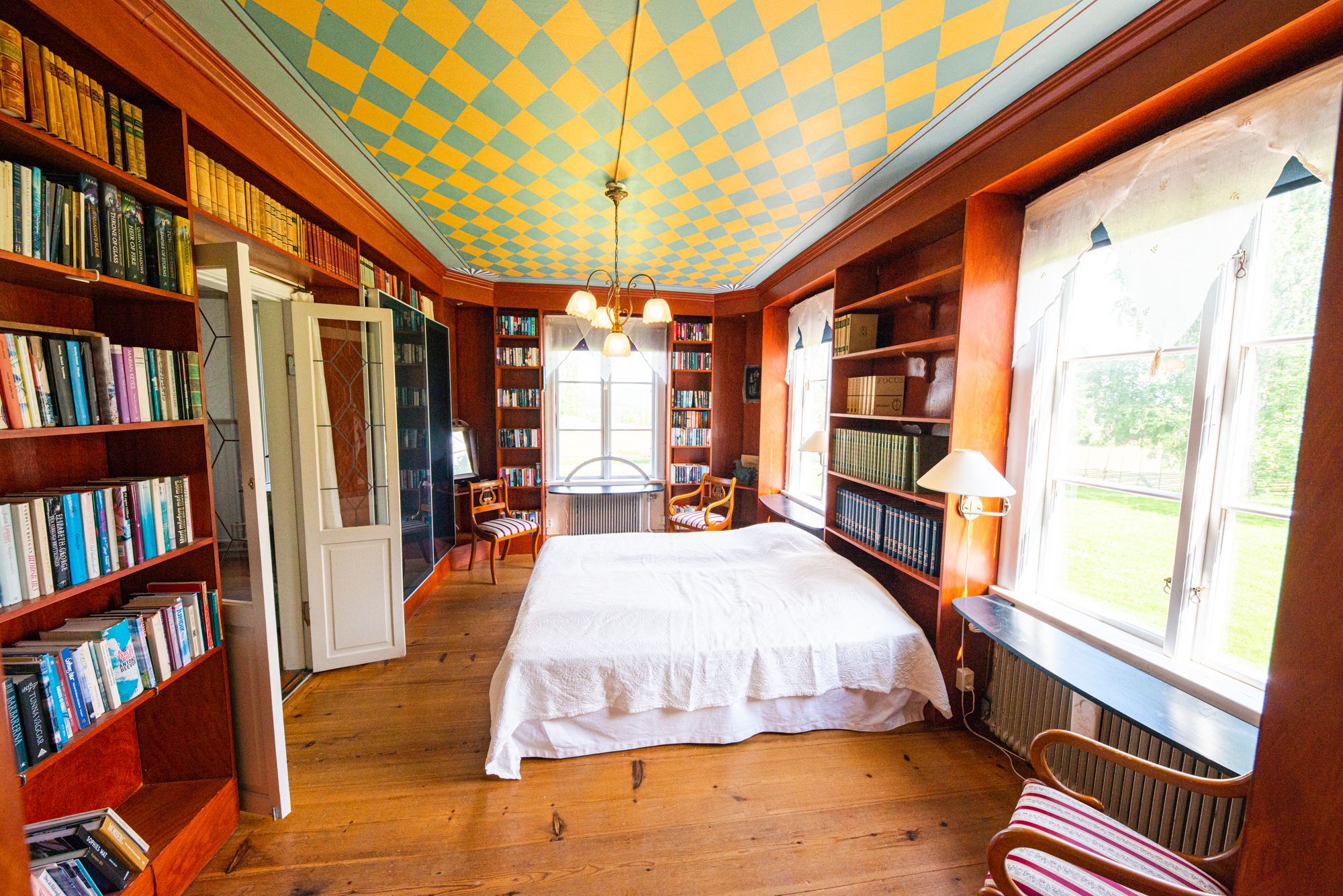 Helt träslott med 24 bäddar i Järvsö – bild 14 av 24