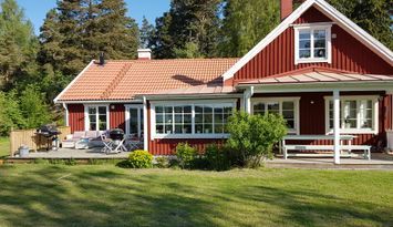 Fantastiskt sommarhus med tillhörande sjötomt