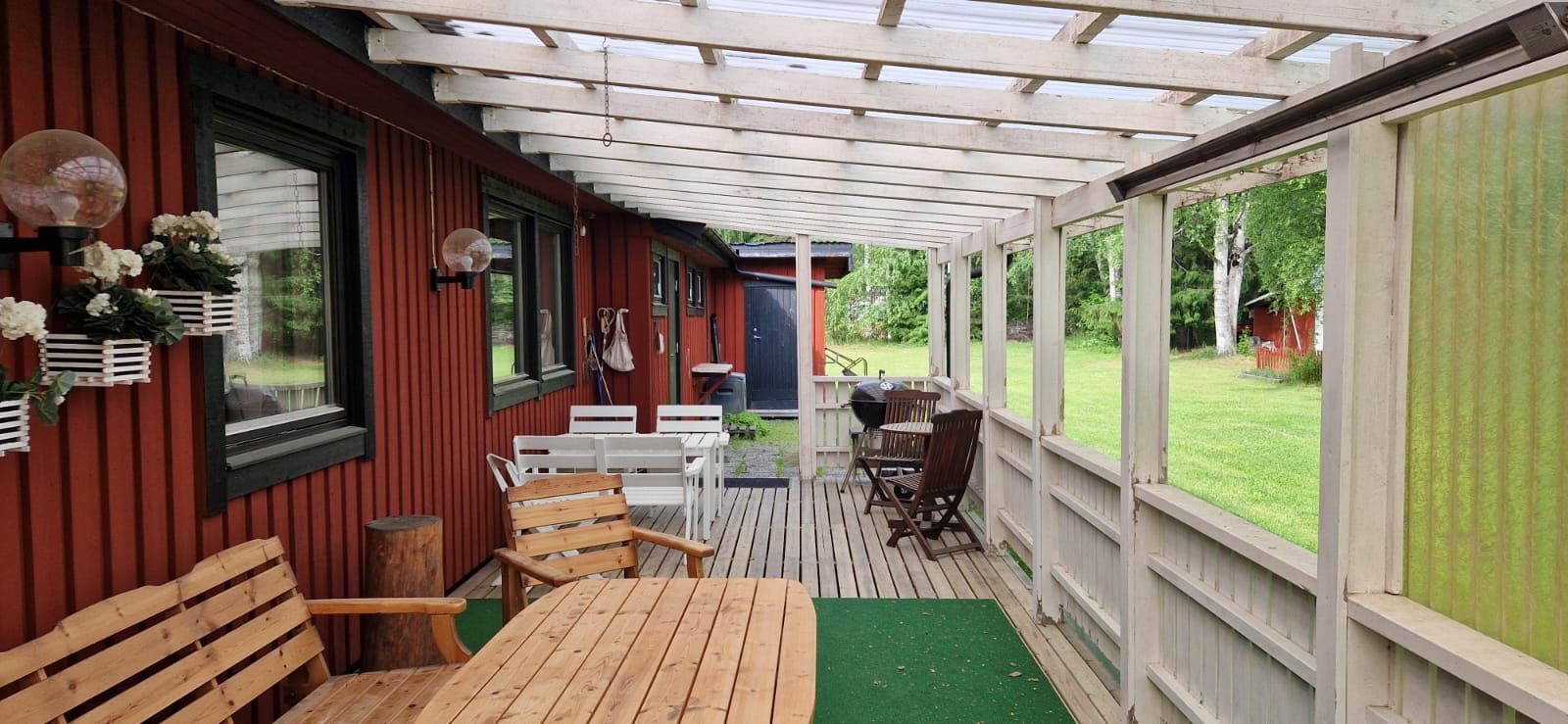 Rymlig villa i den idylliska fiskebyn Norrfors – bild 8 av 24