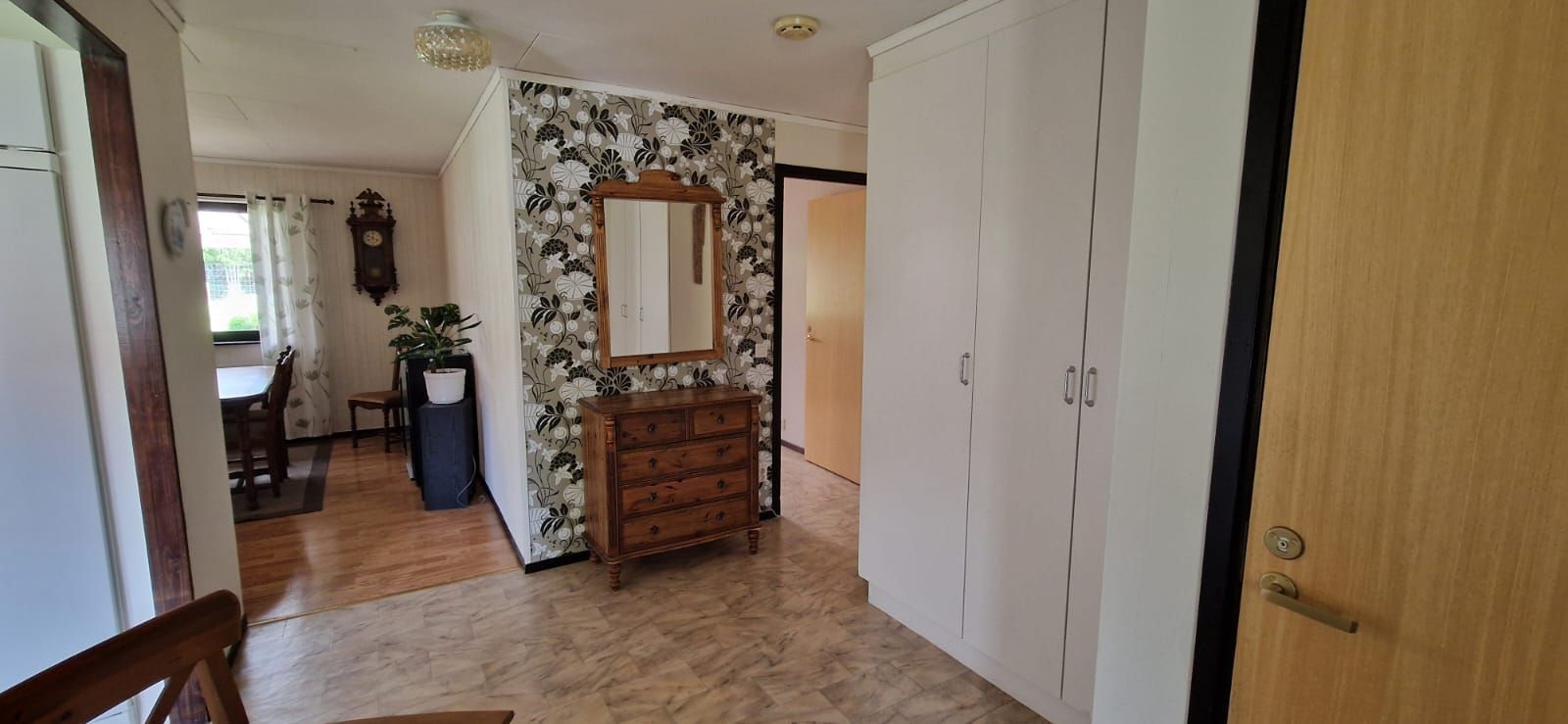 Rymlig villa i den idylliska fiskebyn Norrfors – bild 9 av 24