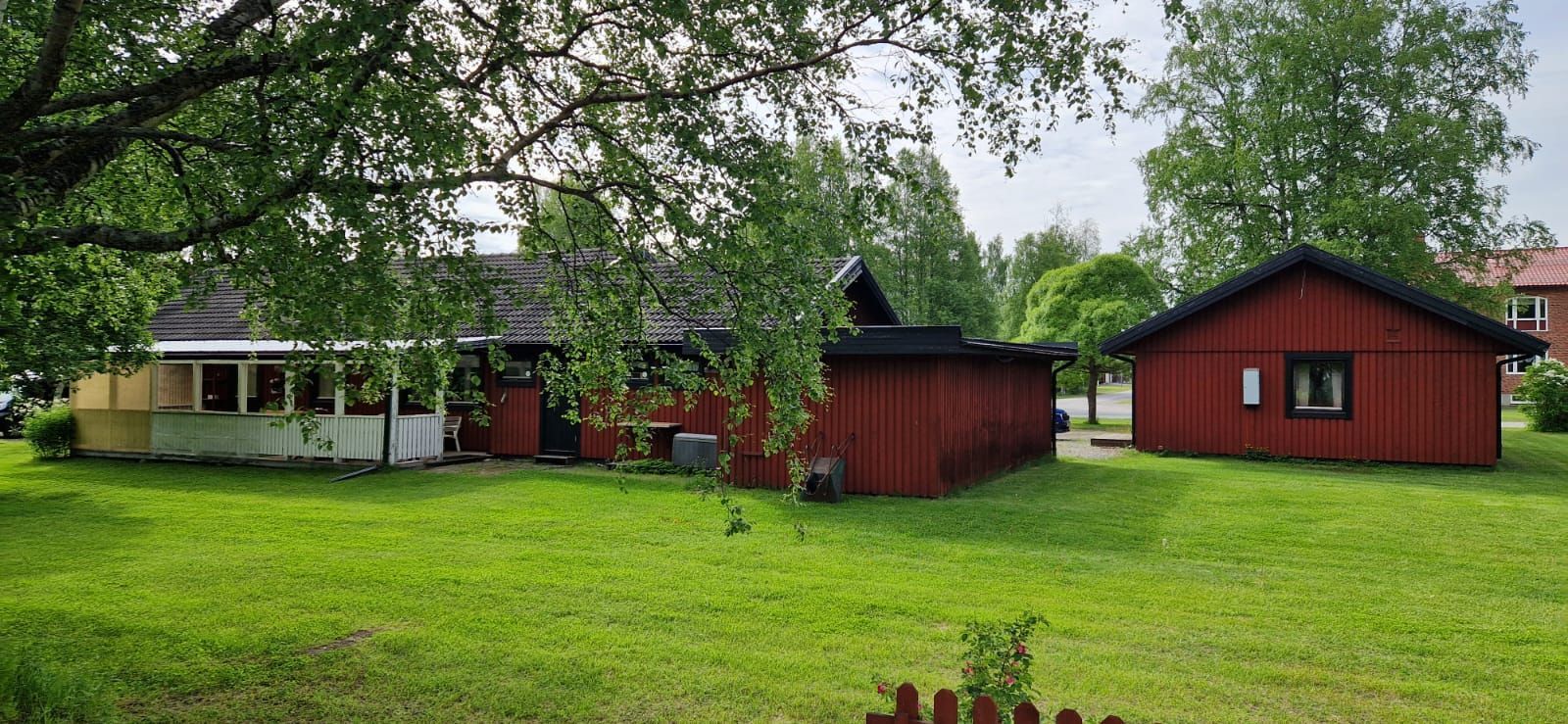 Rymlig villa i den idylliska fiskebyn Norrfors – bild 22 av 24