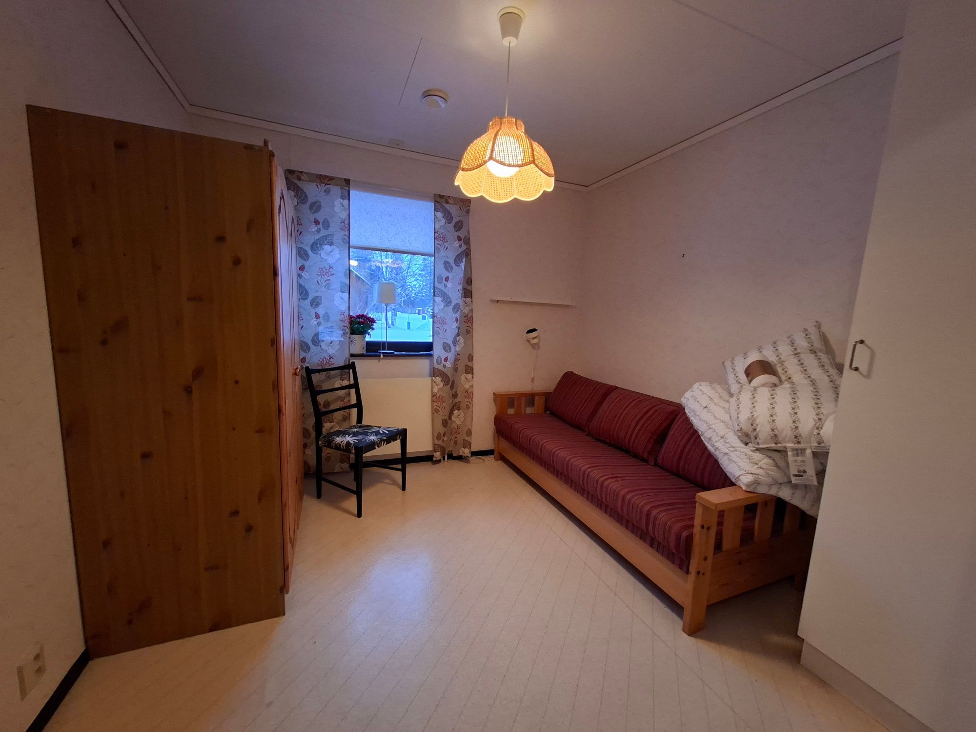 Rymlig villa i den idylliska fiskebyn Norrfors – bild 14 av 24