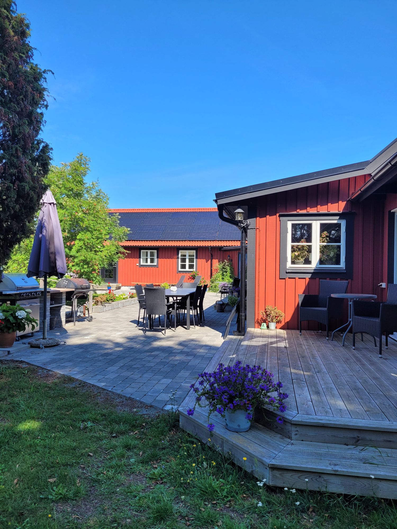 Unikt läge, charmigt renoverat hus – bild 3 av 24