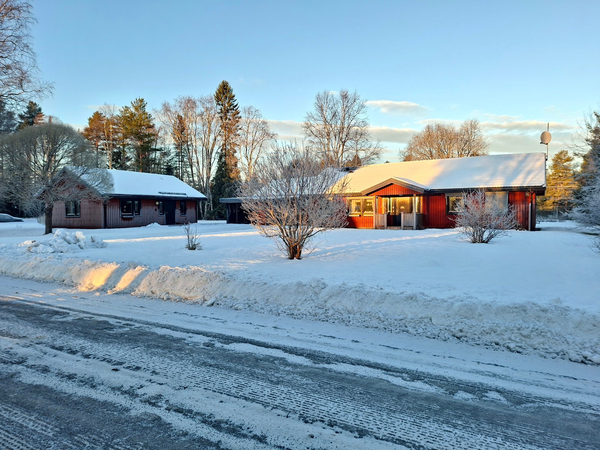 Rymlig villa i den idylliska fiskebyn Norrfors – bild 2 av 24