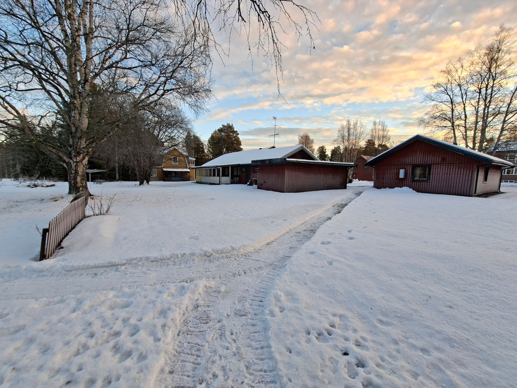 Rymlig villa i den idylliska fiskebyn Norrfors – bild 24 av 24