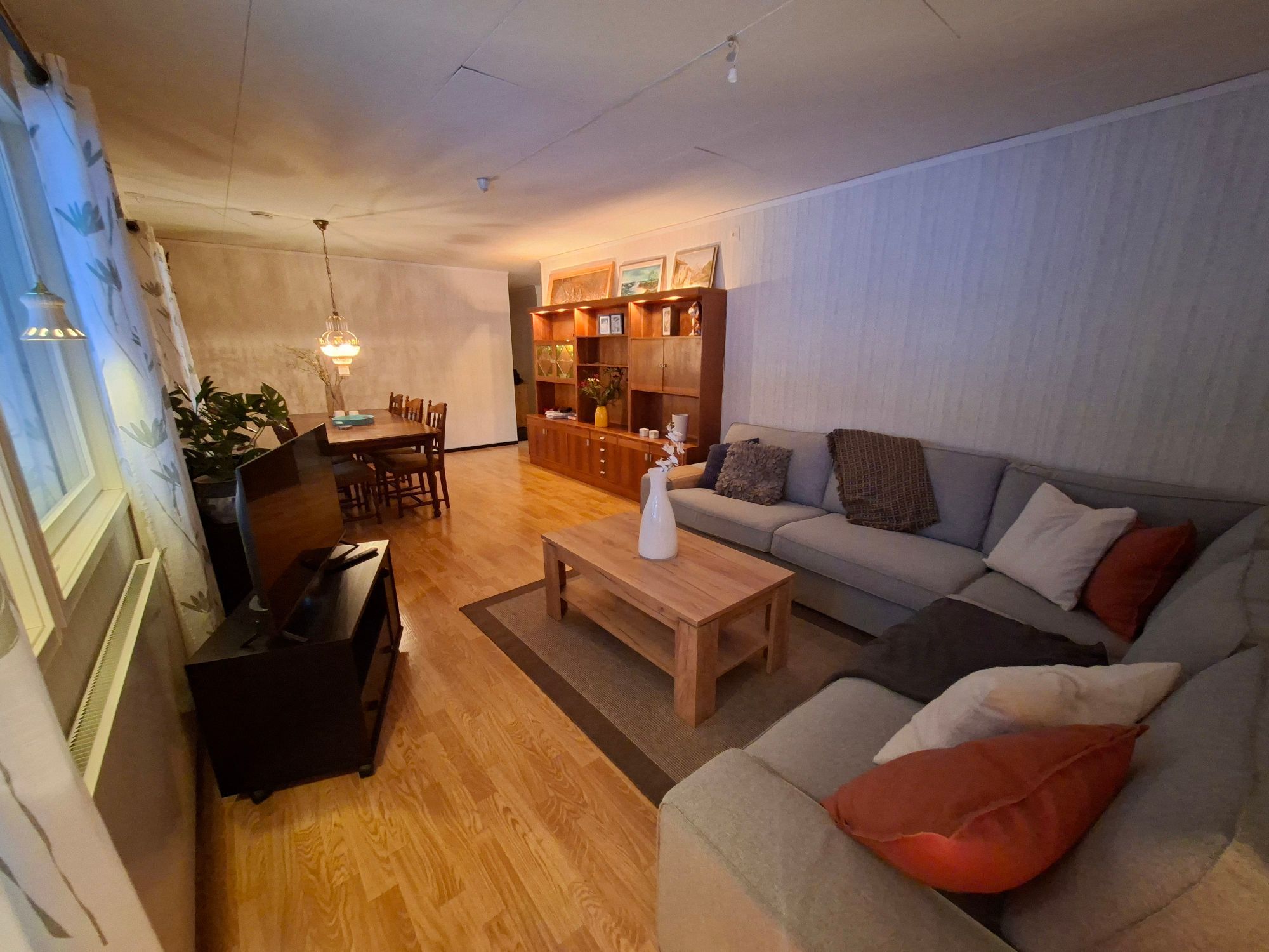 Rymlig villa i den idylliska fiskebyn Norrfors – bild 3 av 24