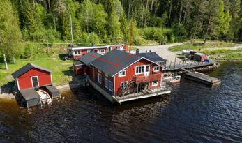 Magnifik sjöbod vid havet