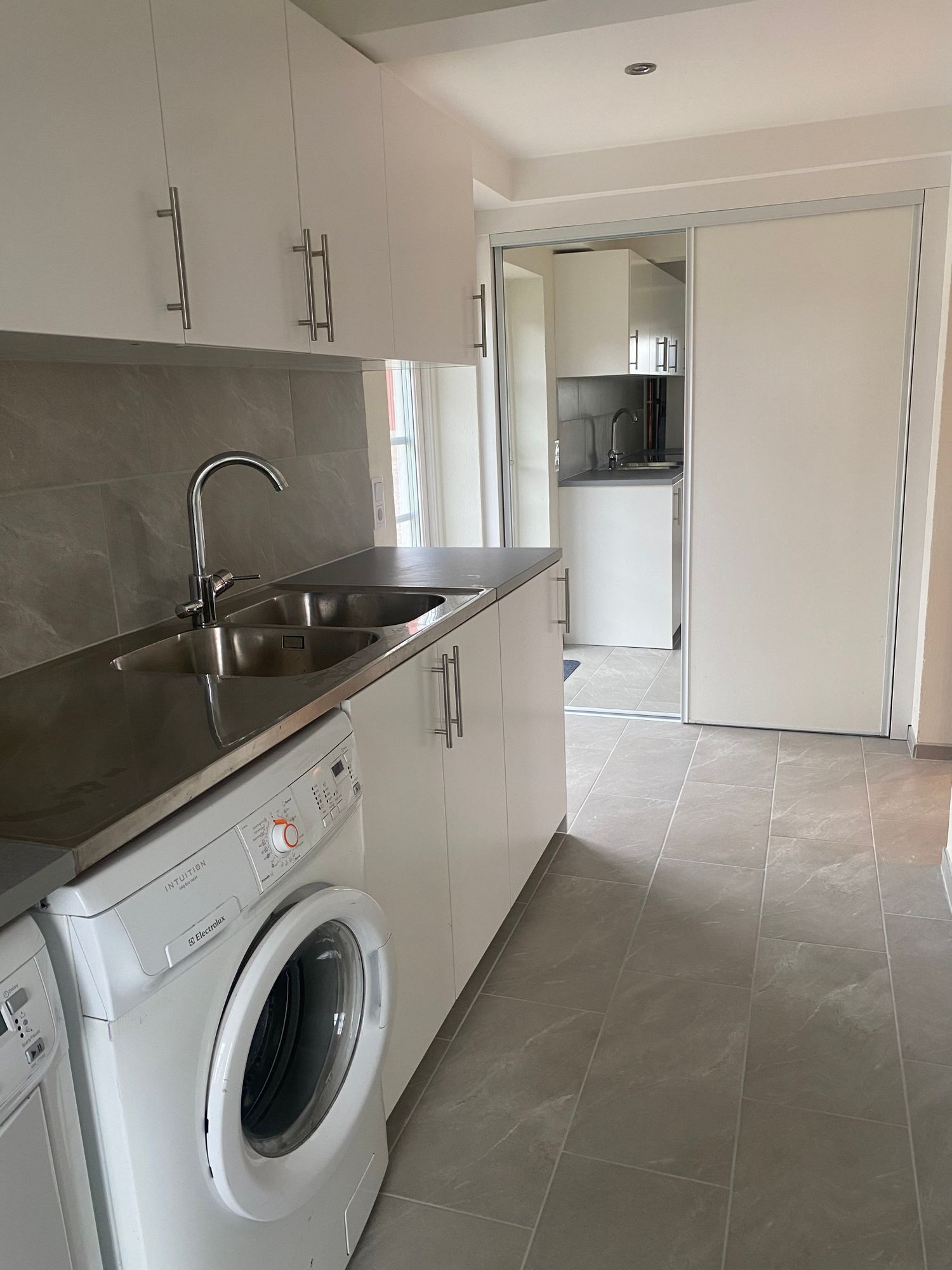 Nyrenoverat hus på den skånska landsbygden. – bild 13 av 24