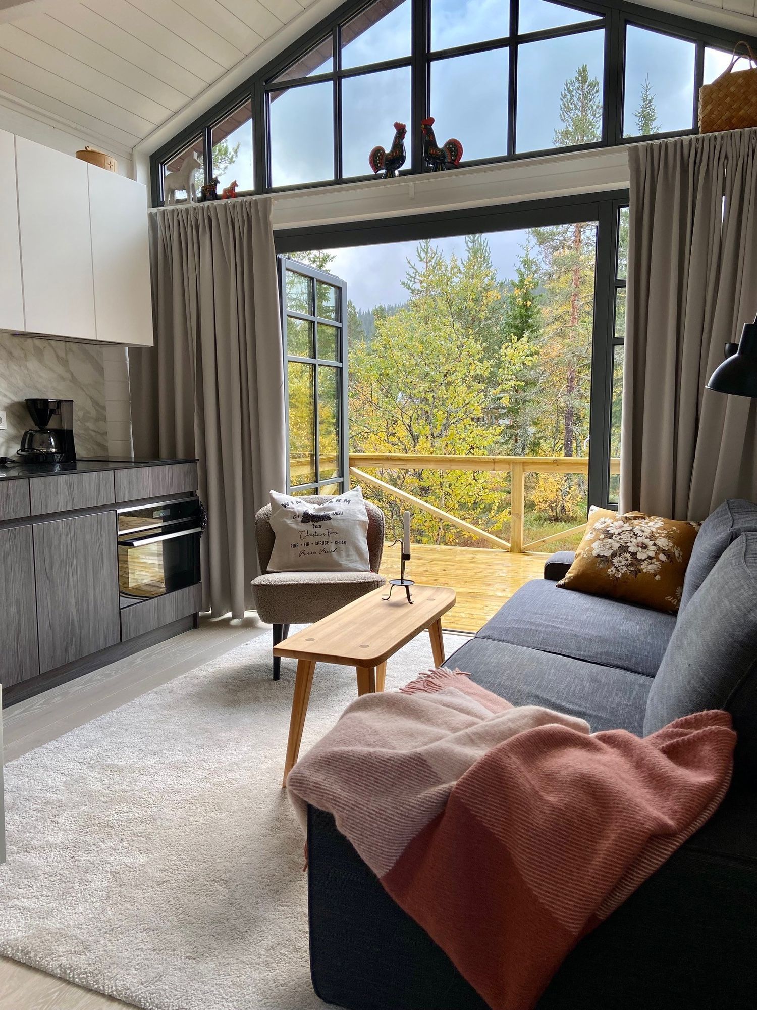 Nybyggt attefallshus med alla moderniteter – bild 3 av 11