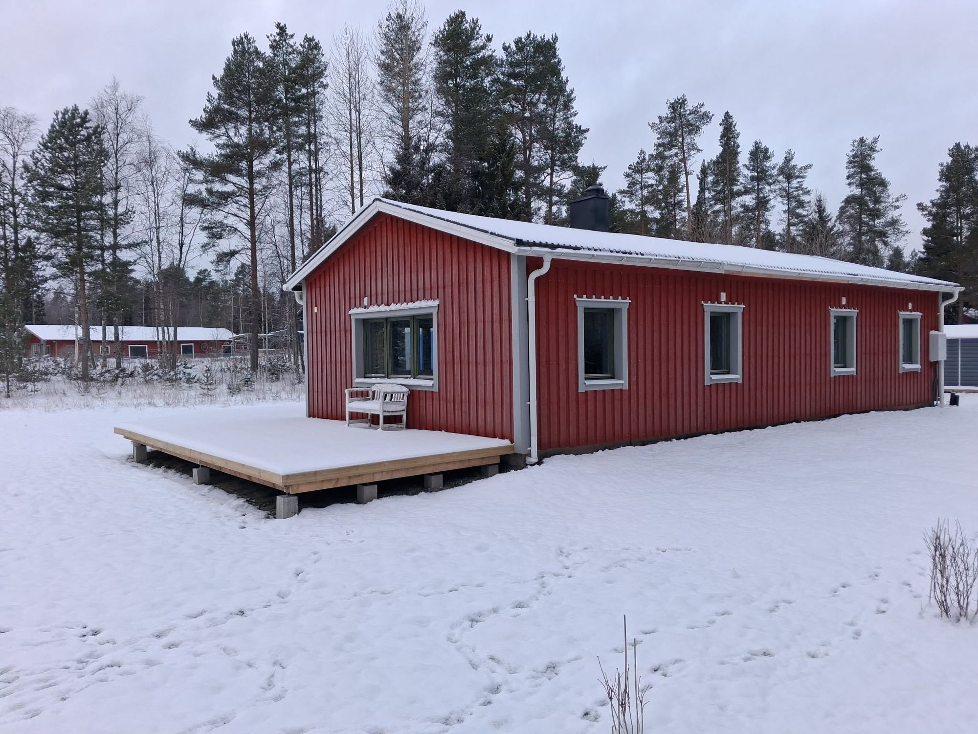 Nybyggd stuga i ett plan med 4 - 6 bäddar. – bild 3 av 16