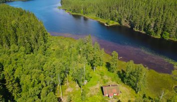 Torp med sjöläge! vedeldad bastu, kanot,fint fiske
