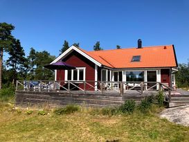 Lovely modern country style archipelago house