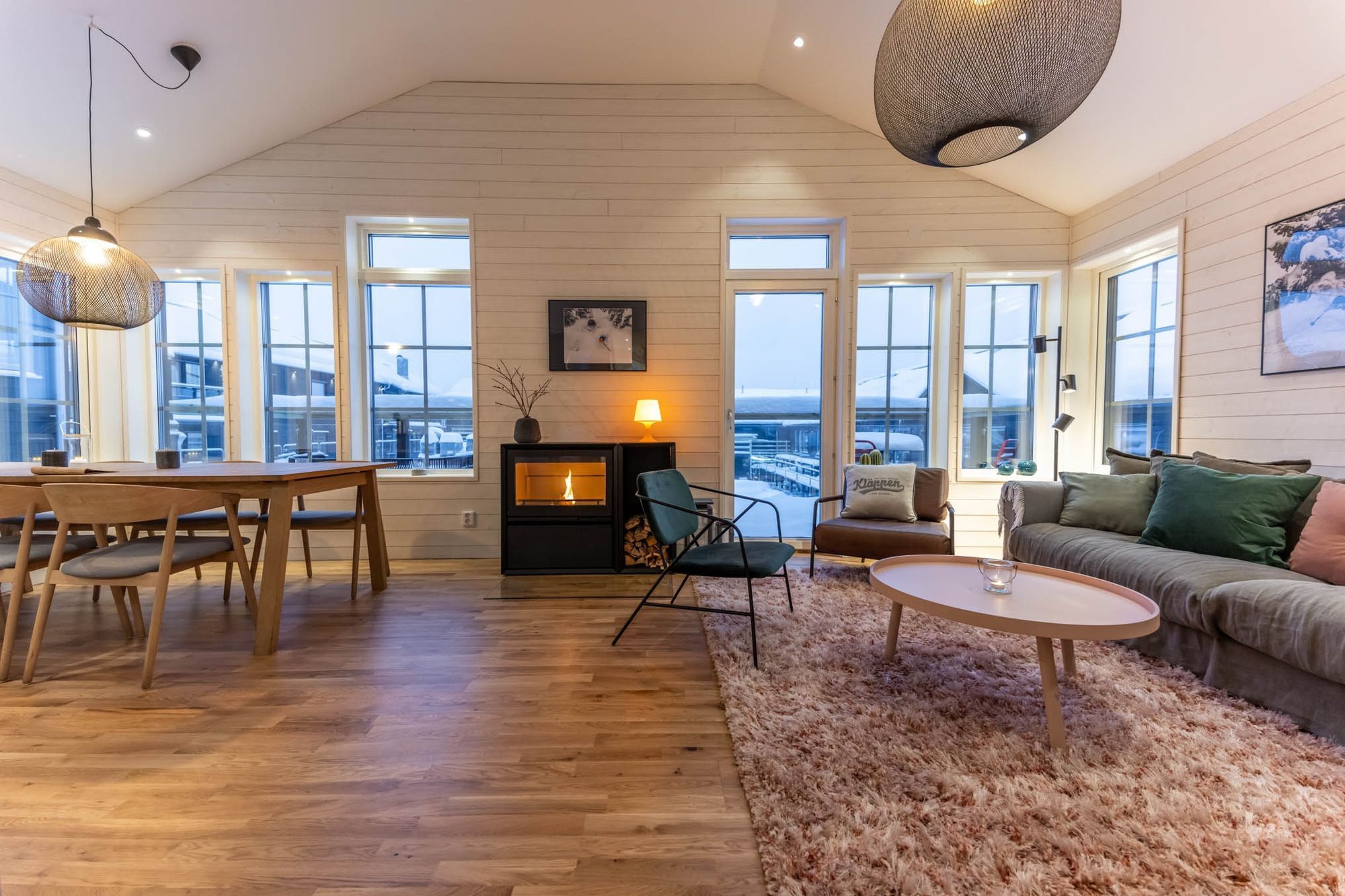 Nybyggd lägenhet med ski in/out med altan solläge